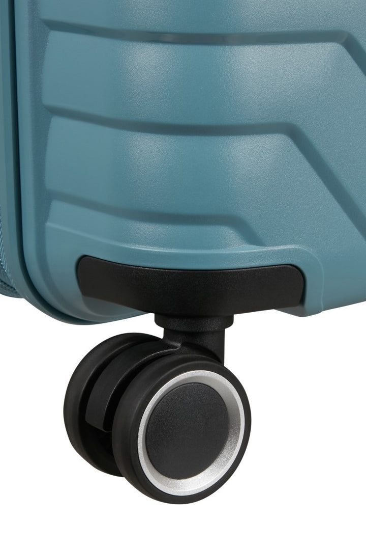 American Tourister Flytwist 67cm 4-Wheel Expandable Suitcase