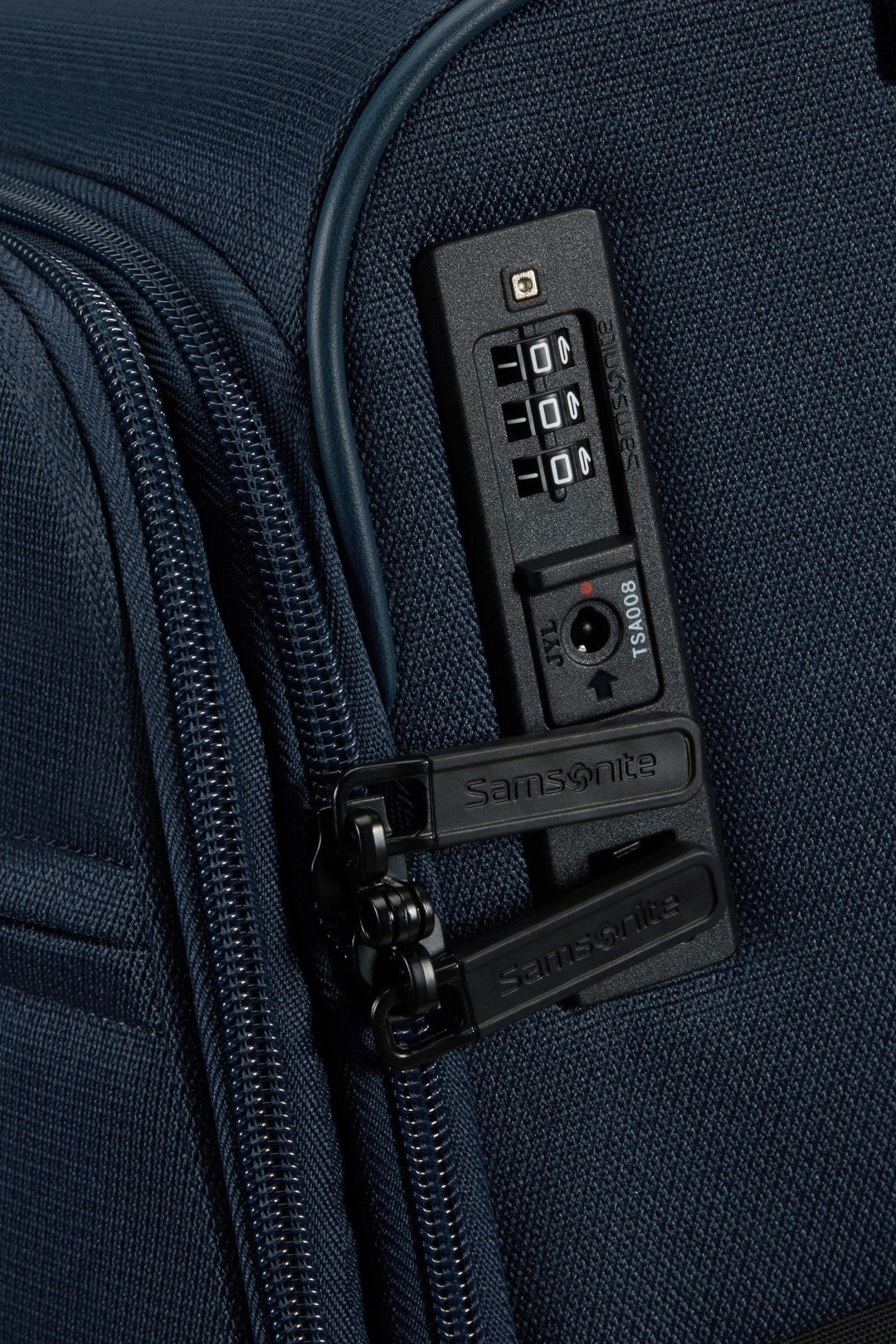 Samsonite Vaycay 77cm 4-Wheel Large Expandable Suitcase