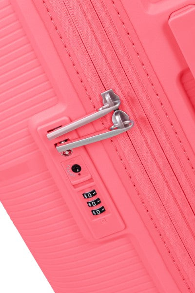 American Tourister StarVibe 67cm Medium 4-Wheel Expandable Suitcase