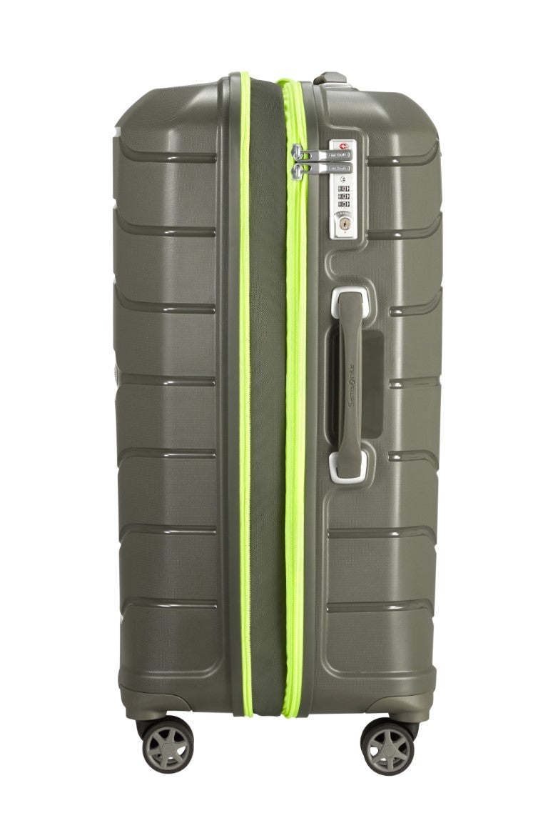 Samsonite Flux 68cm 4-Wheel Medium Suitcase