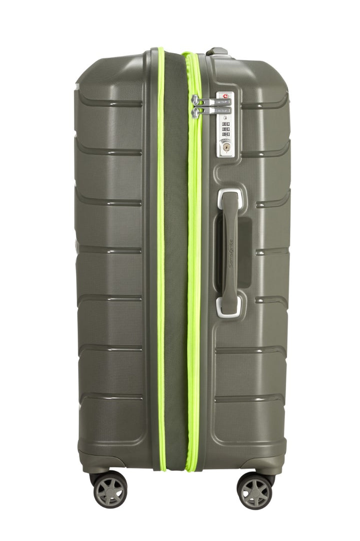 Samsonite Flux 68cm 4-Wheel Medium Suitcase