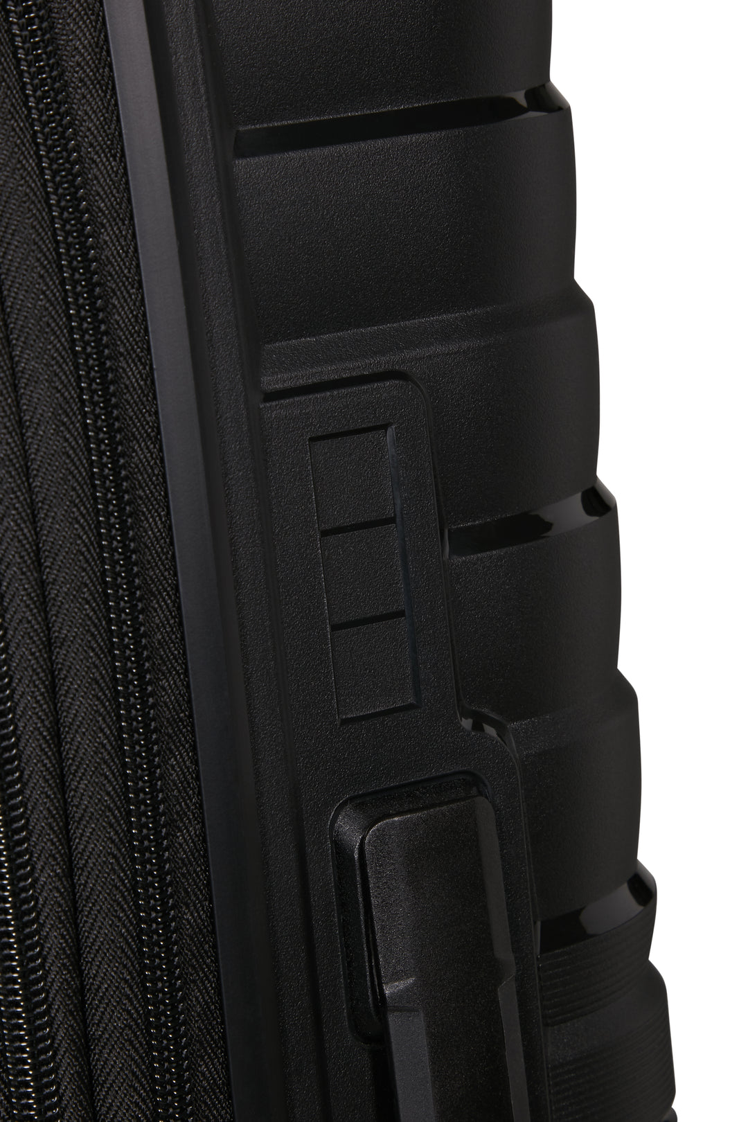 American Tourister Flytwist 67cm 4-Wheel Expandable Suitcase