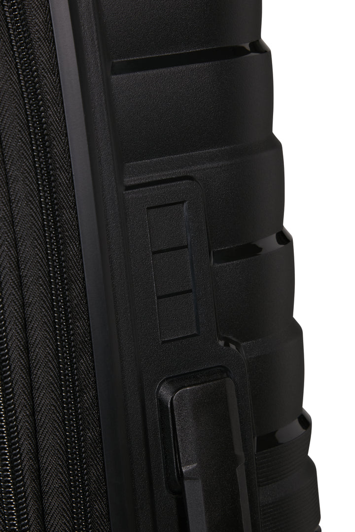 American Tourister Flytwist 67cm 4-Wheel Expandable Suitcase