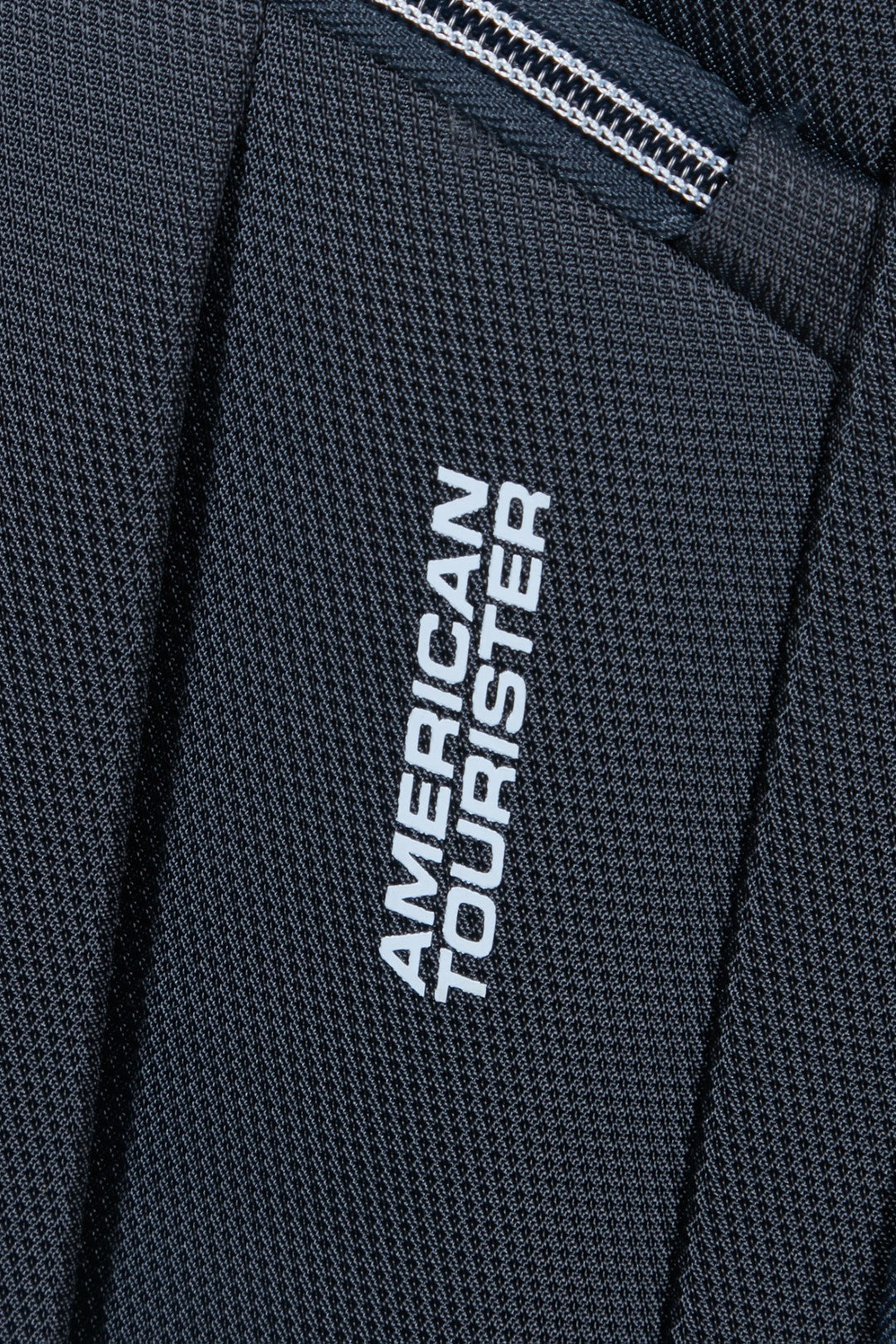 American Tourister Avantour 3 Piece Suitcase Set