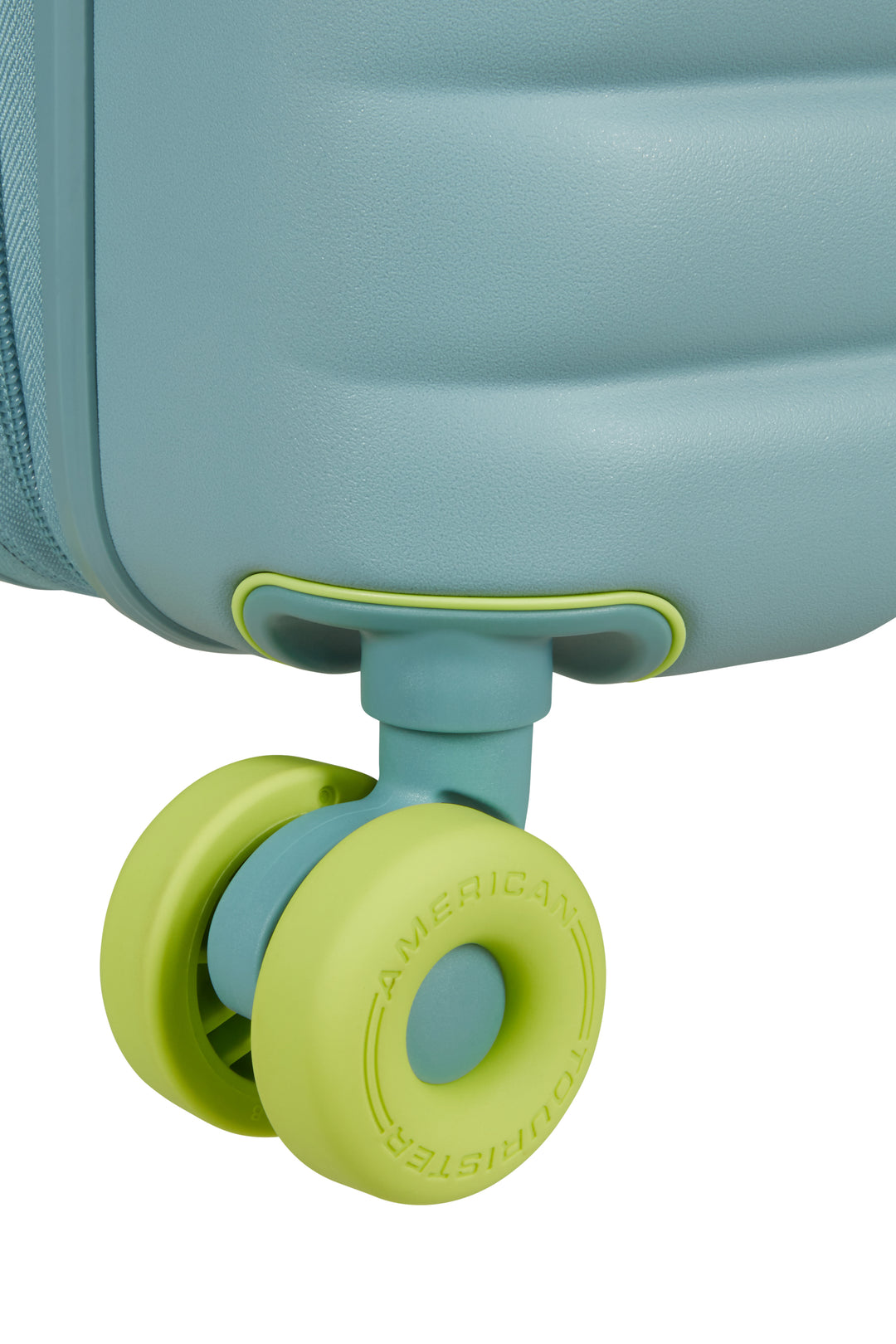 American Tourister Neovibe 78cm Spinner 4-Wheel Expandable Large Suitcase