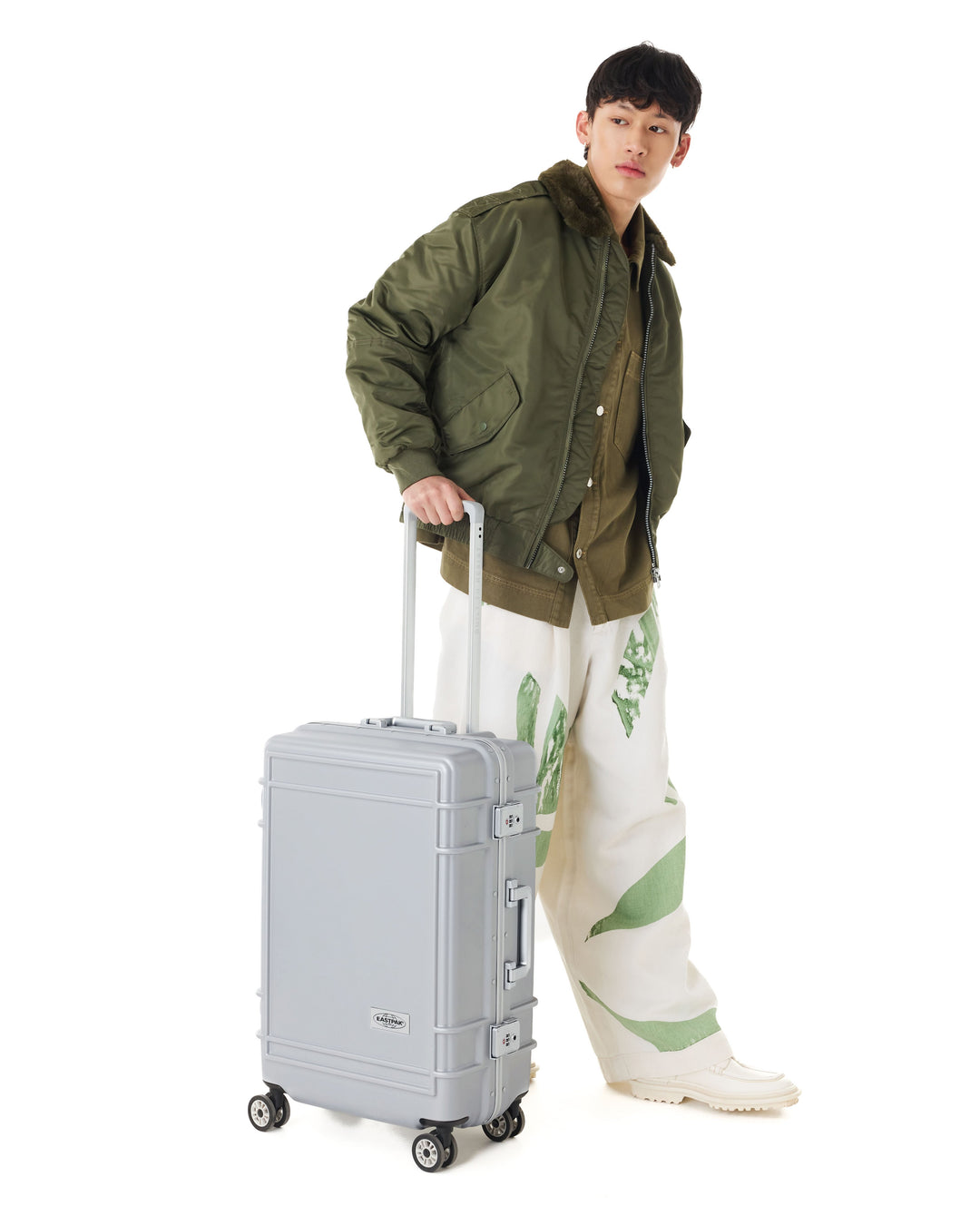 Eastpak Resist'R 68cm 4-Wheel Medium Suitcase