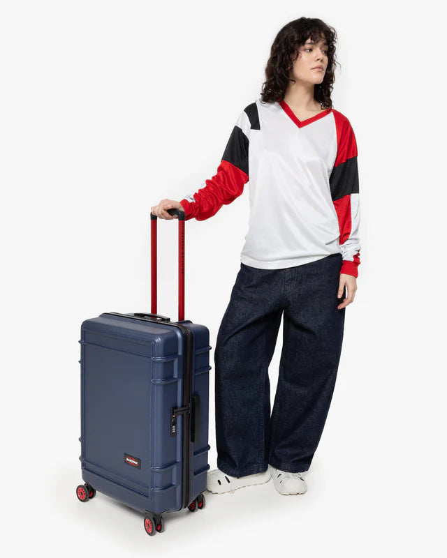 Eastpak Resist'R Zip 68cm 4-Wheel Medium Suitcase