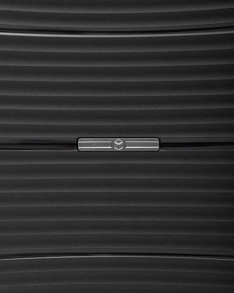 Qubed Data 3 Piece Suitcase Set