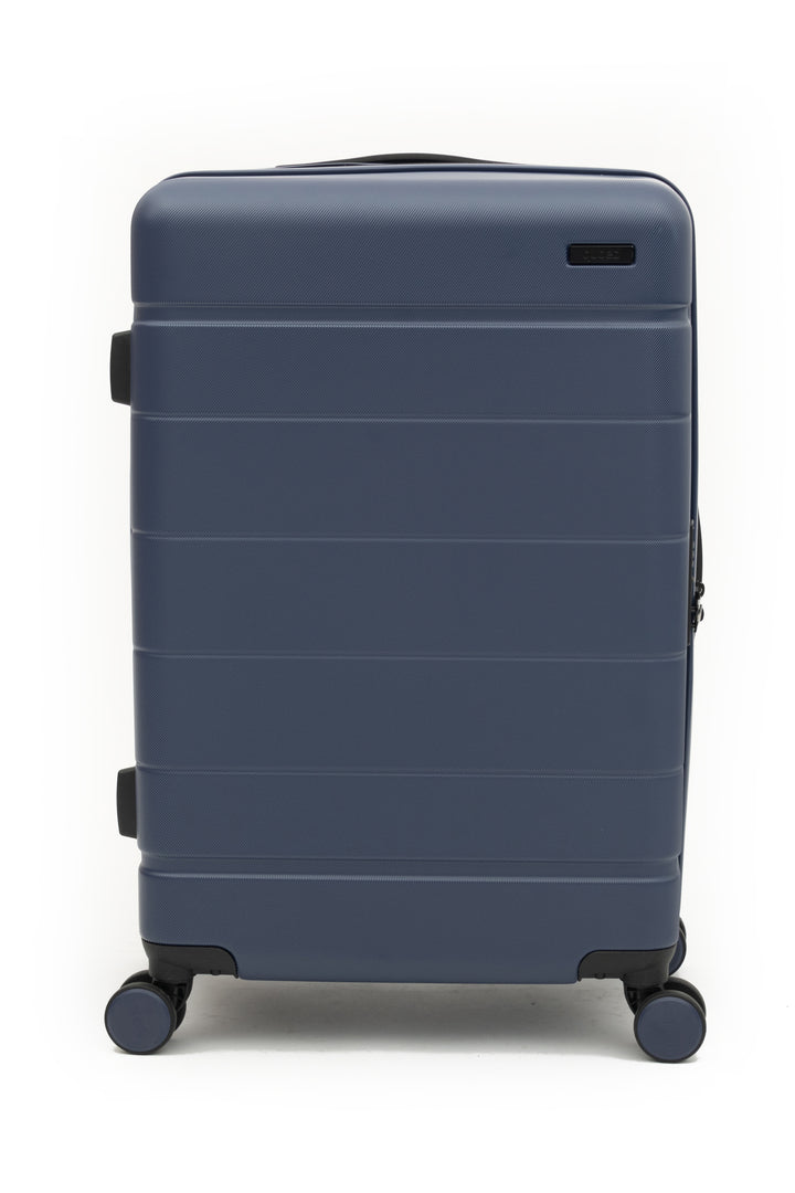 Qubed Roam 67cm 4-Wheel Medium Suitcase