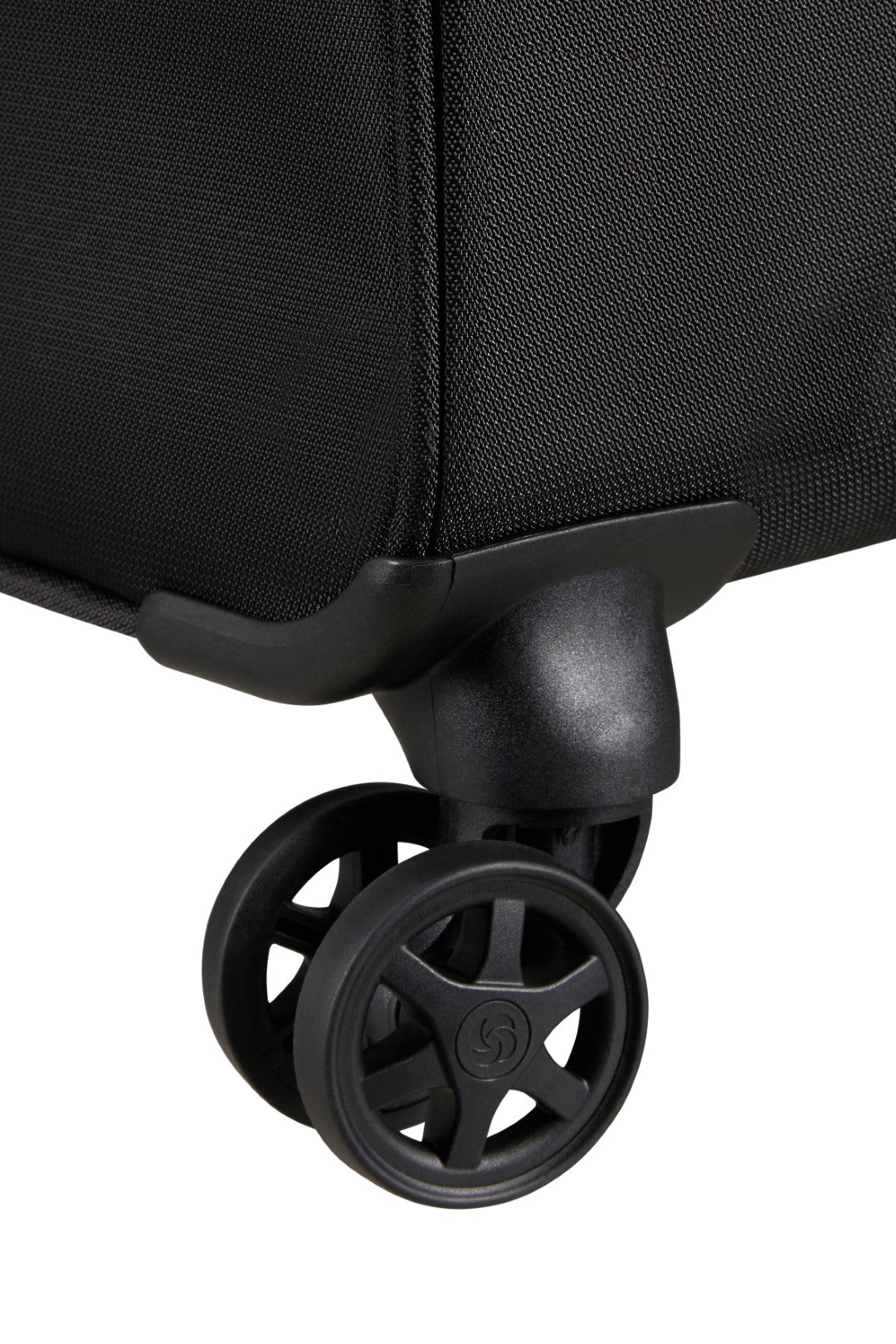 Samsonite Base Breeze 67cm 4-Wheel Medium Expandable Suitcase