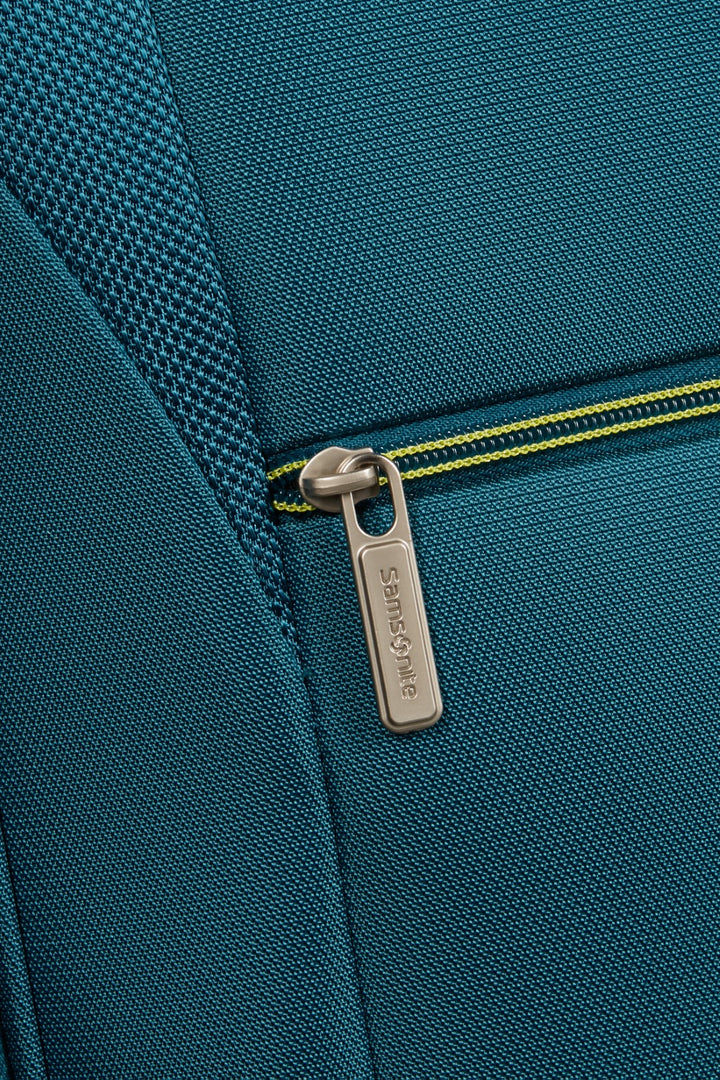 Samsonite Base Breeze 67cm 4-Wheel Medium Expandable Suitcase