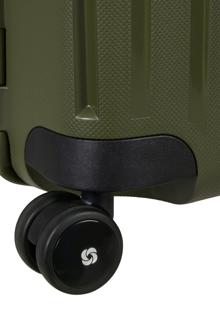 Samsonite S'Cure 69cm Medium and 75cm Large Suitcase Set