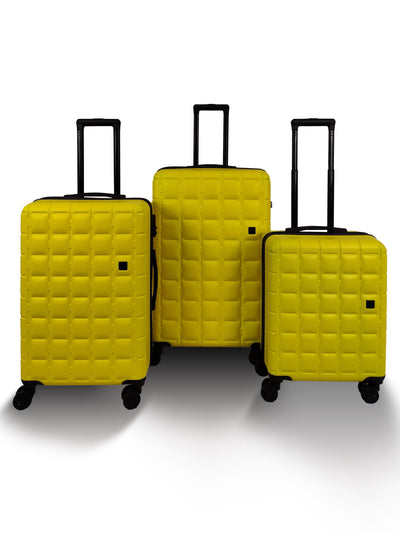 Qubed Squared 67cm 4-Wheel Suitcase